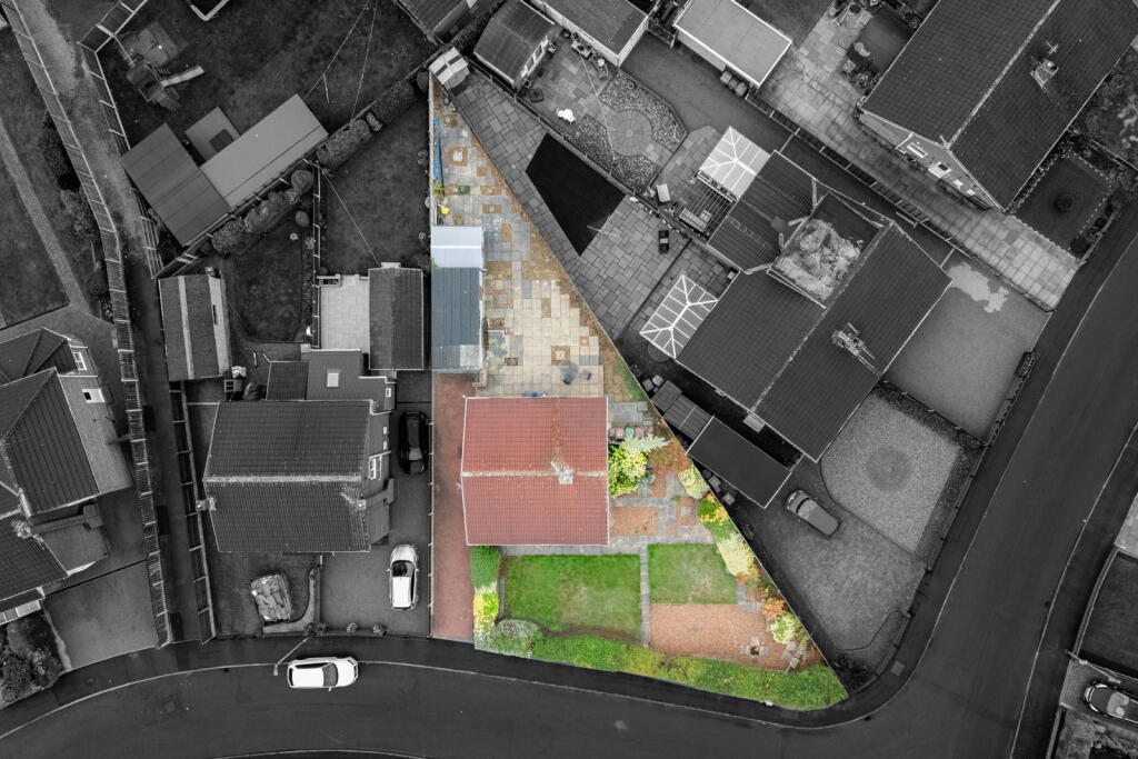 House in Wakefield, Holmfield - View 3