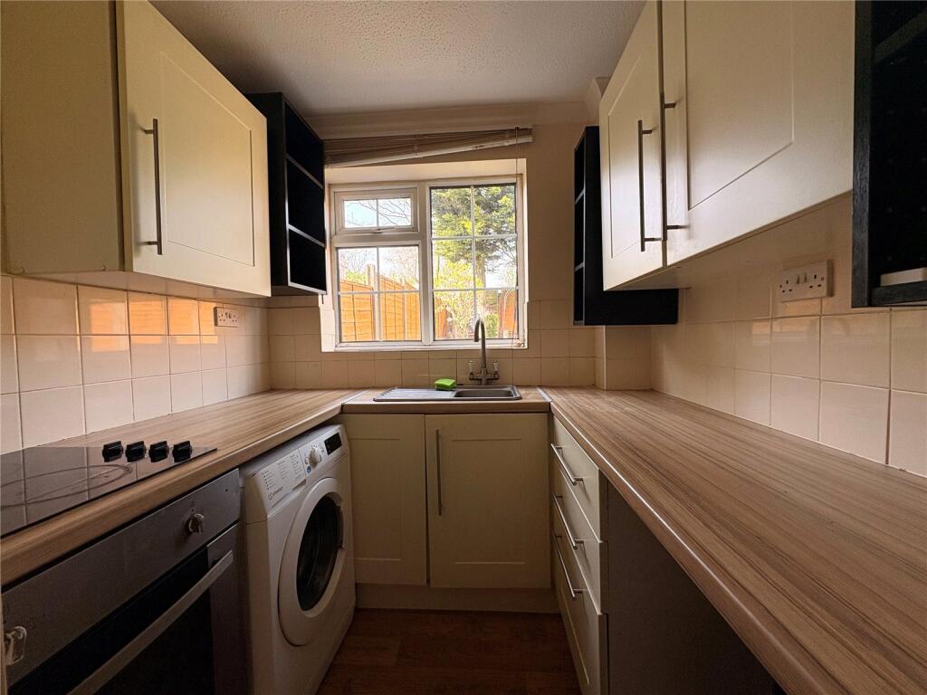 House in Daventry, Headlands - View 4