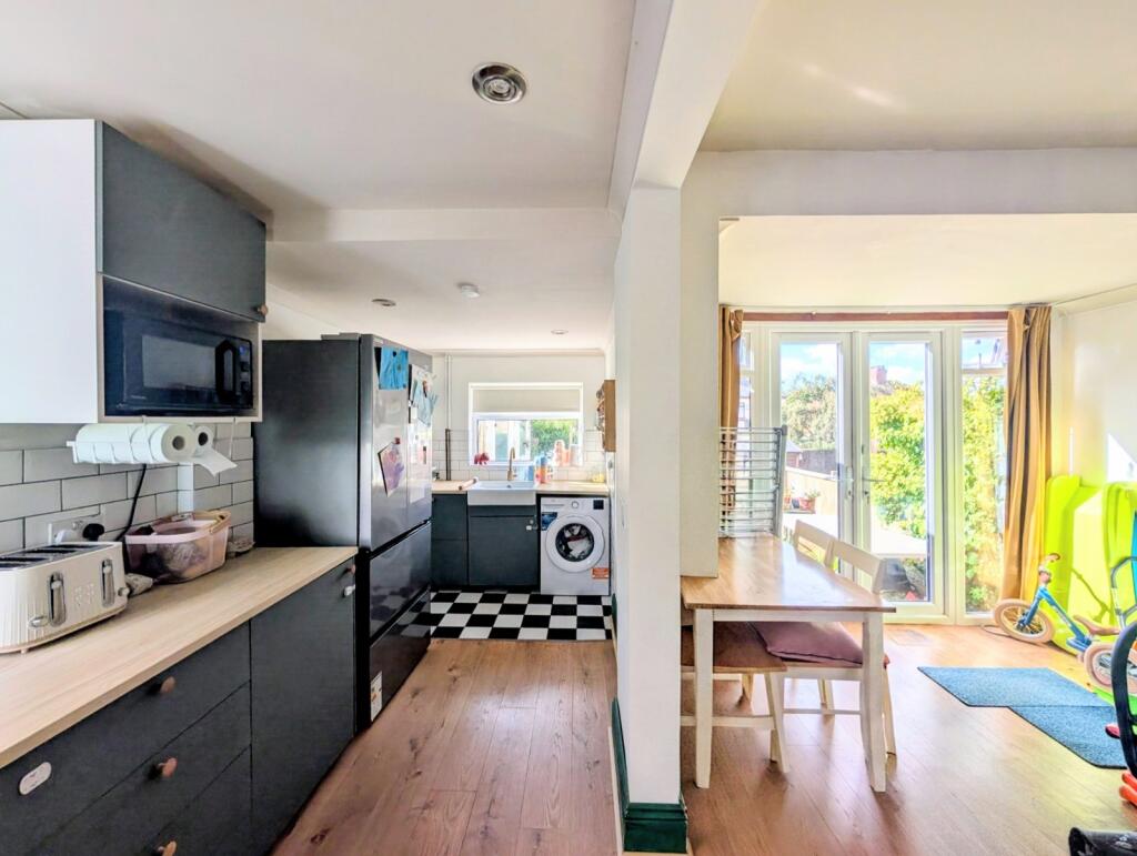 House in Stoke-on-Trent - View 4