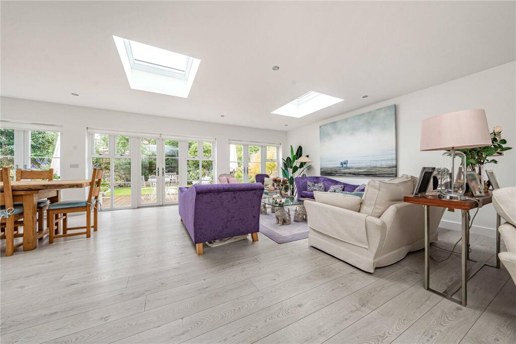 House in Kingston upon Thames - View 4