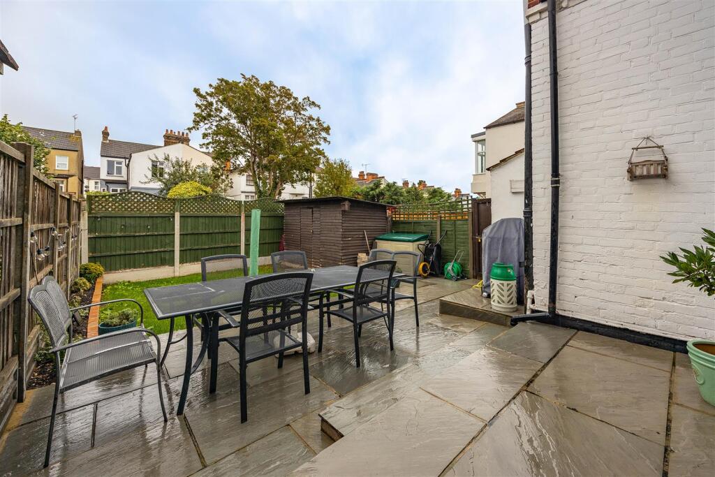 AILSA ROAD, Westcliff-On-Sea photo 4