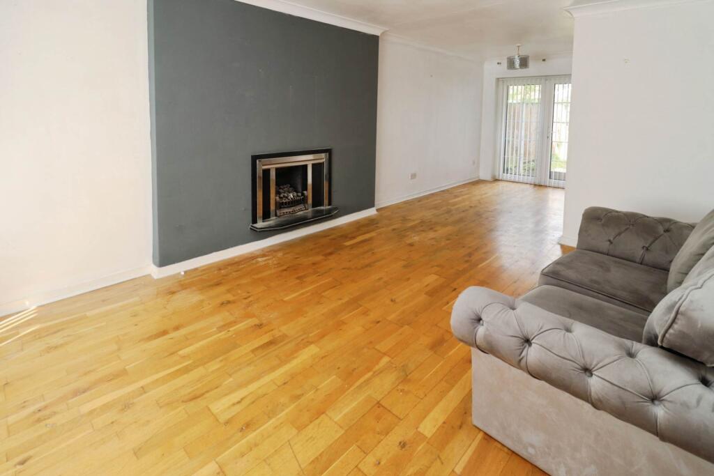 House in Wirral, Poulton - More