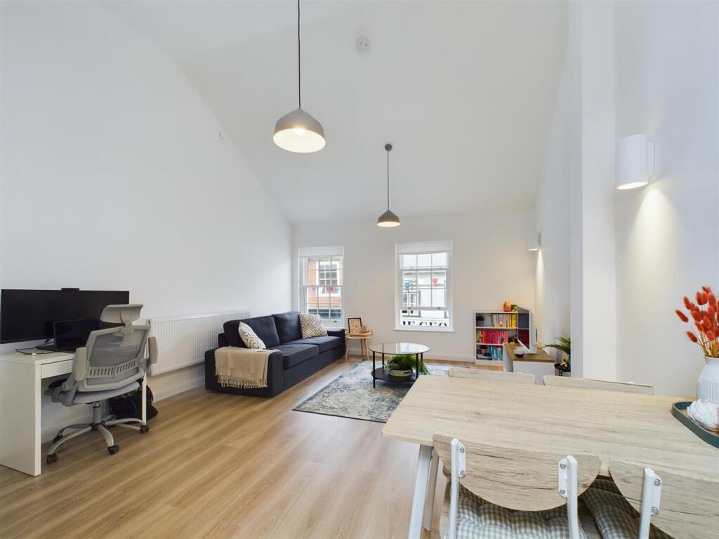 Main image of property: Bucklersbury, Hitchin