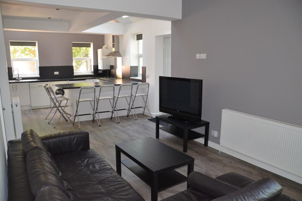 Main image of property: Derby Road, NG7