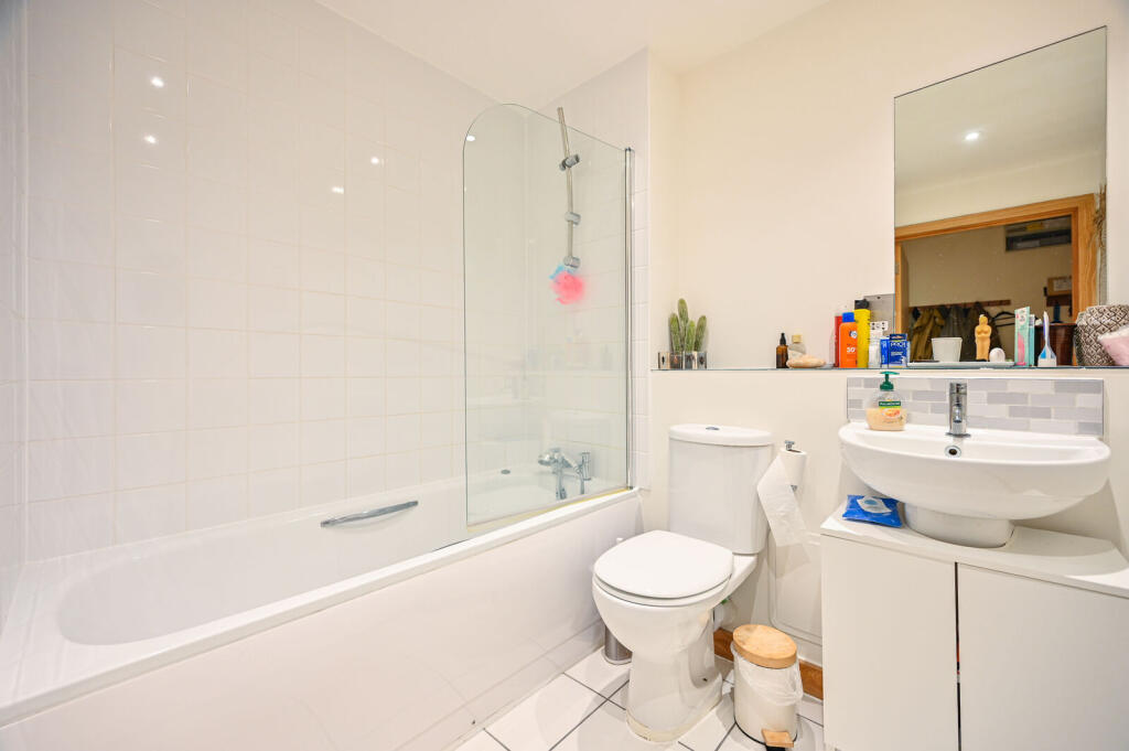 Apartment in London - More