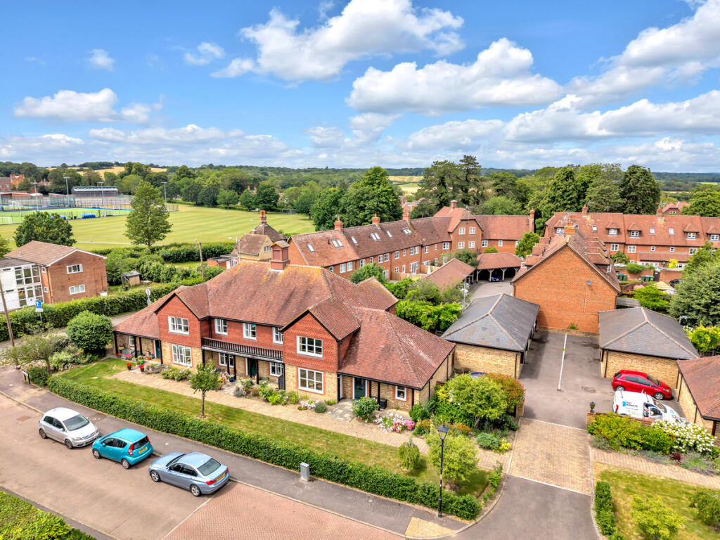2-bed house on Bluecoat Pond, Christs Hospital, RH13, £500,000
