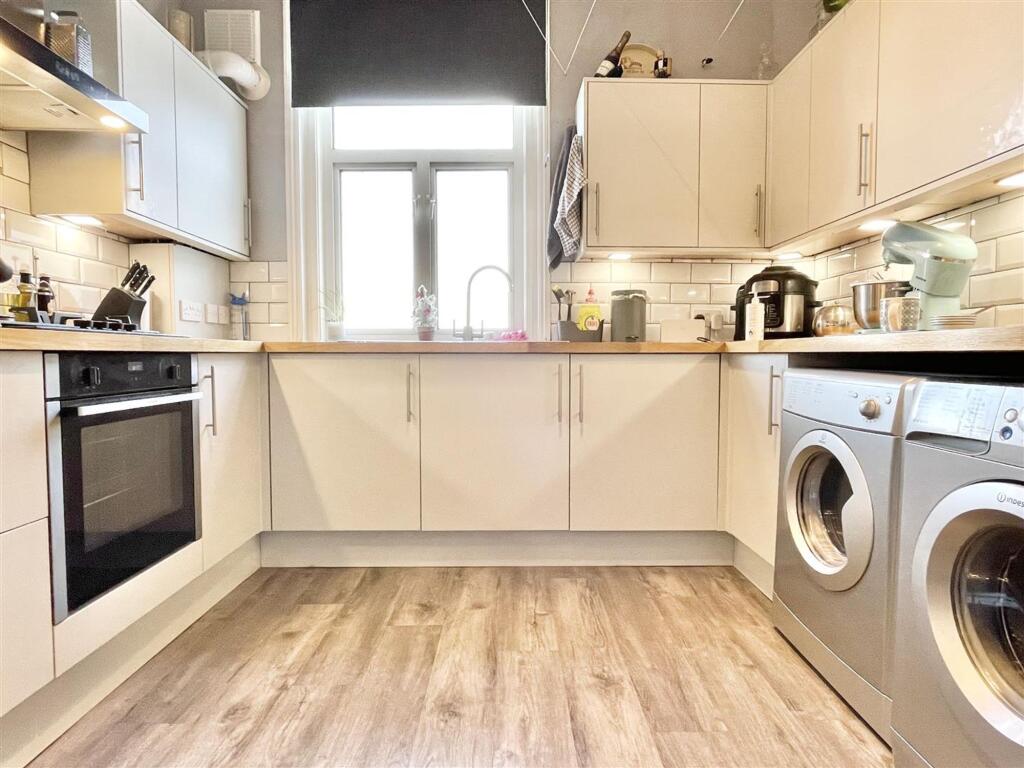 Apartment in Dorchester - View 5