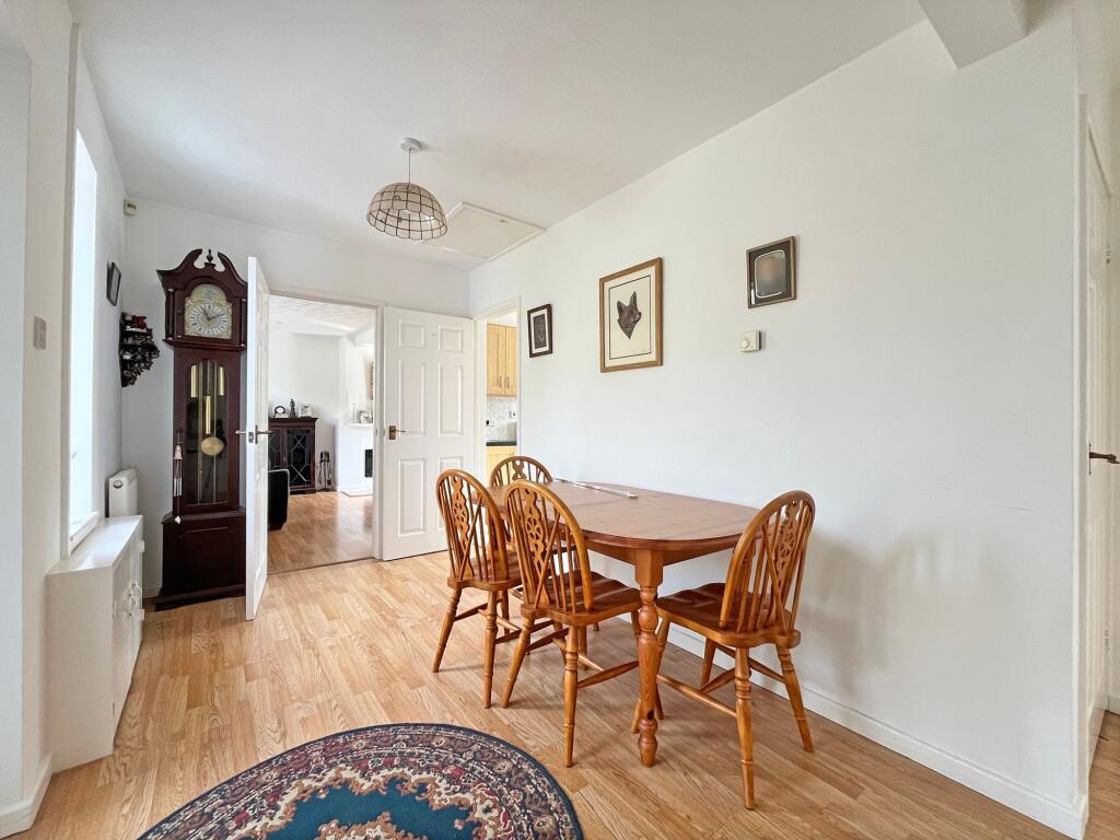 House in Gloucester - View 5