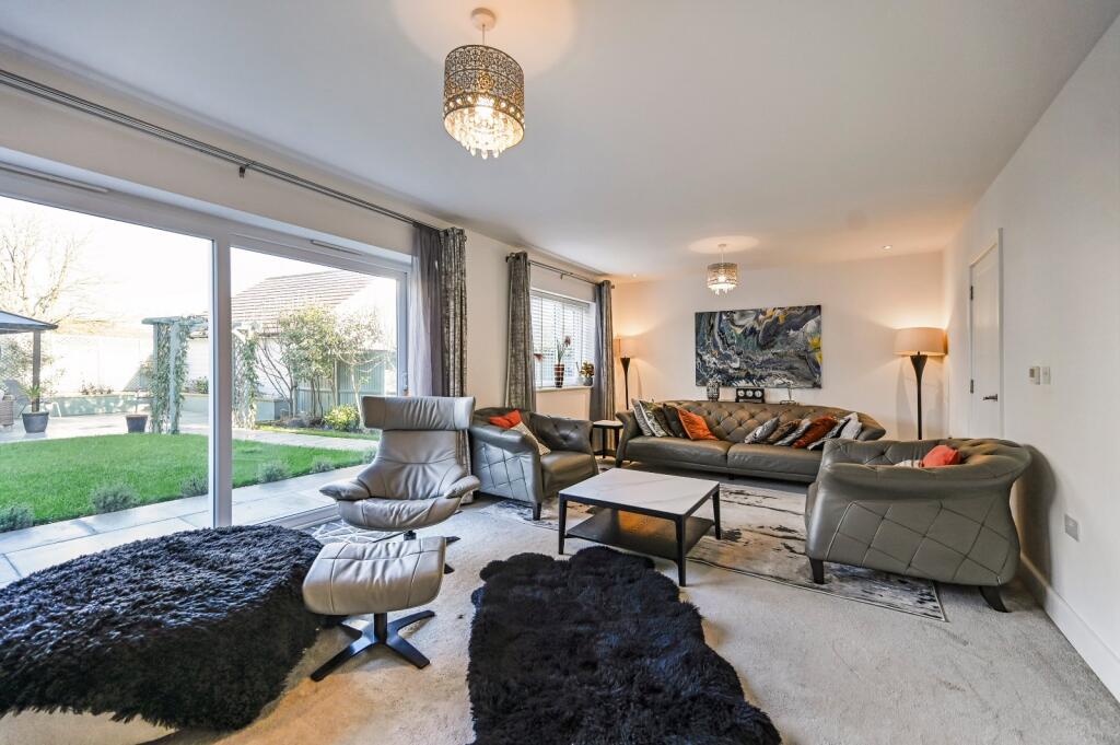 Kings Close, Shadoxhurst, Ashford, Kent, TN26 photo 3