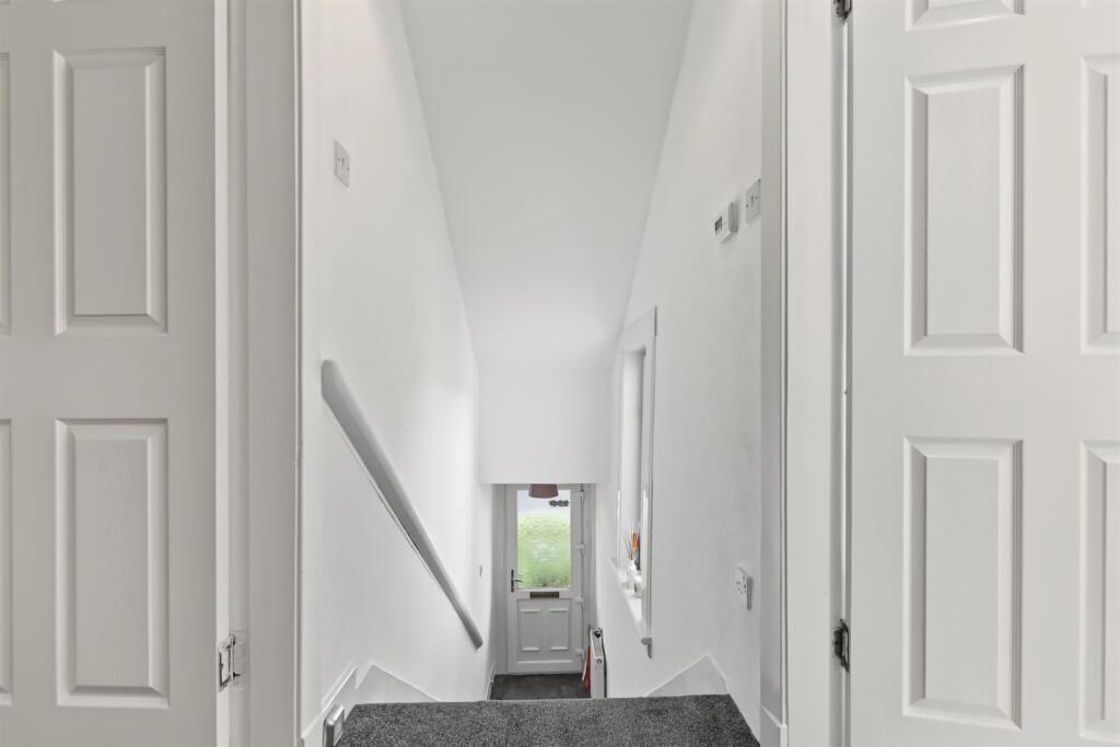 Apartment in Glasgow, West Dunbartonshire - View 5