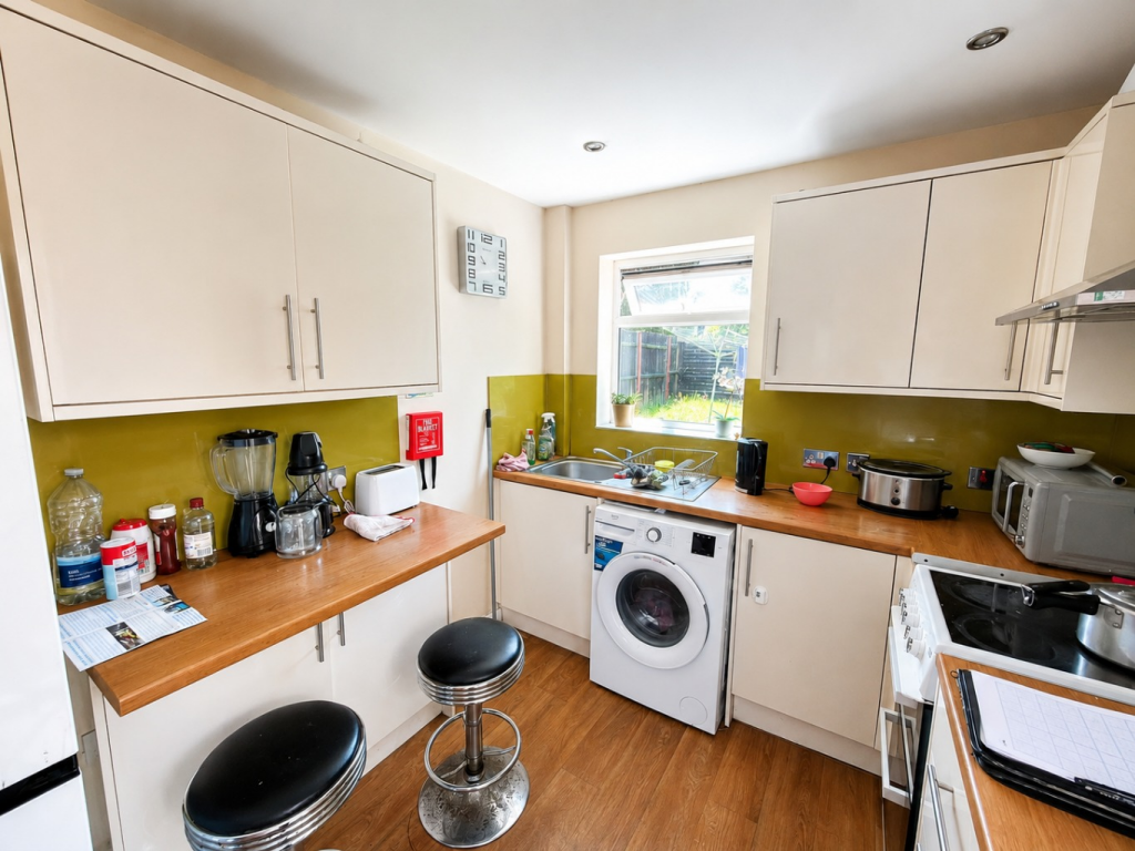 Henwick Avenue, Worcester, Worcestershire, WR2 5JB photo 3
