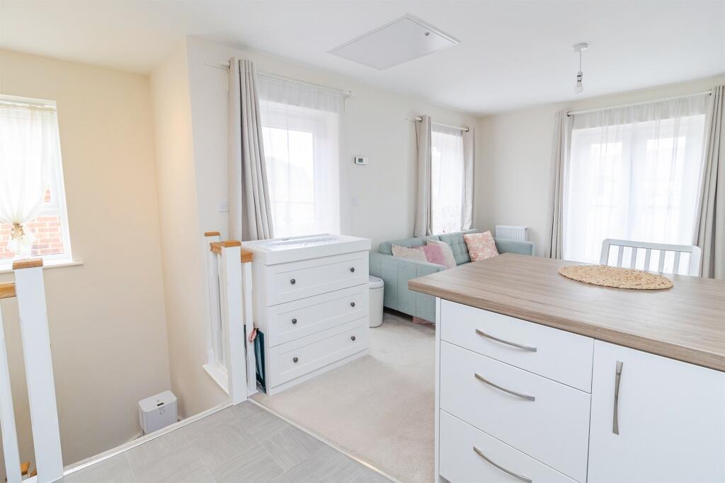 House in Milton Keynes, Broughton and Milton Keynes - View 5