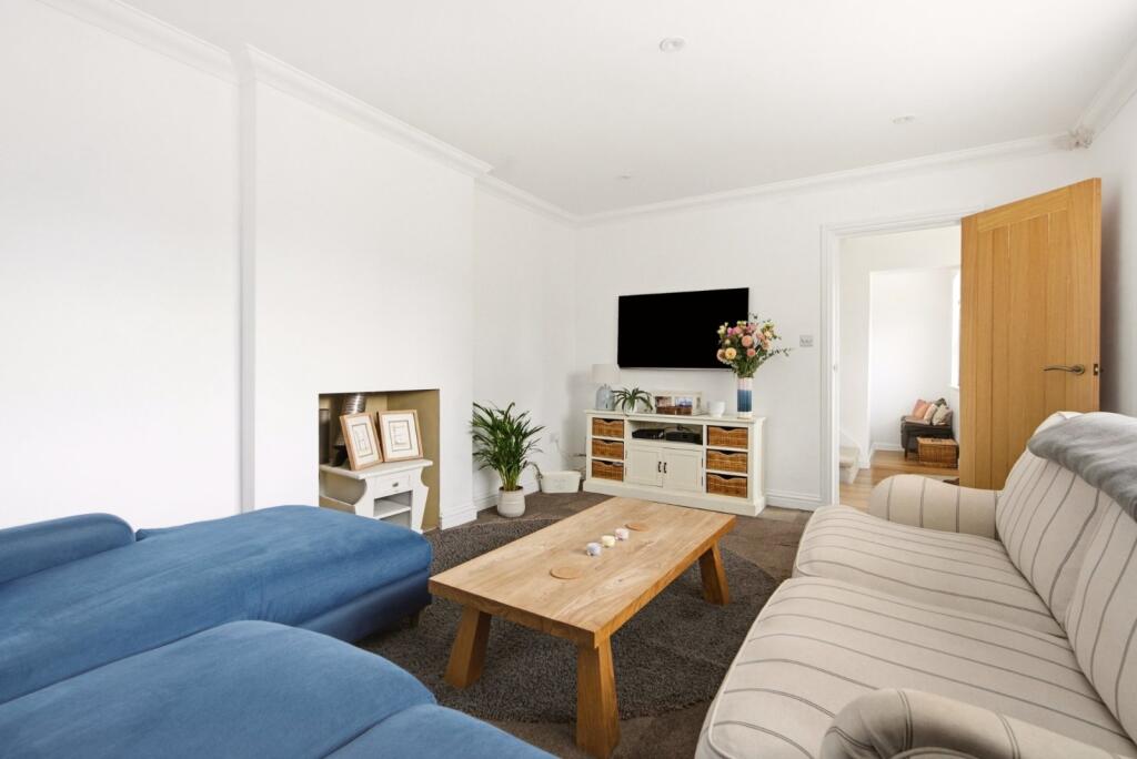 House in St Albans, Redbourn - View 4