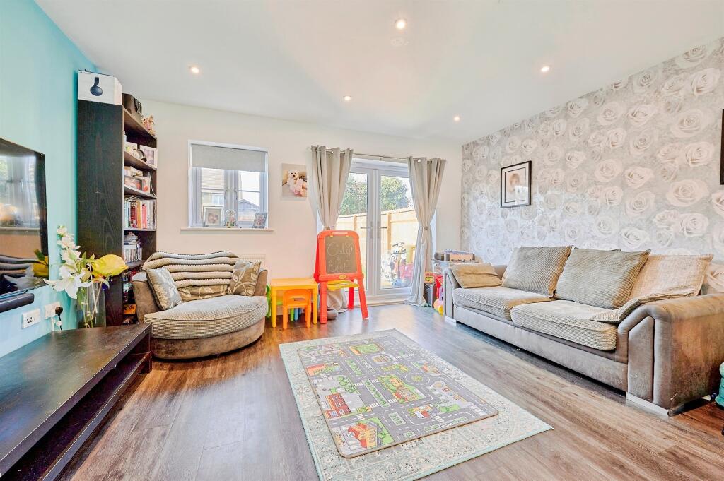 Oak Drive, Elsenham, Bishop's Stortford photo 2