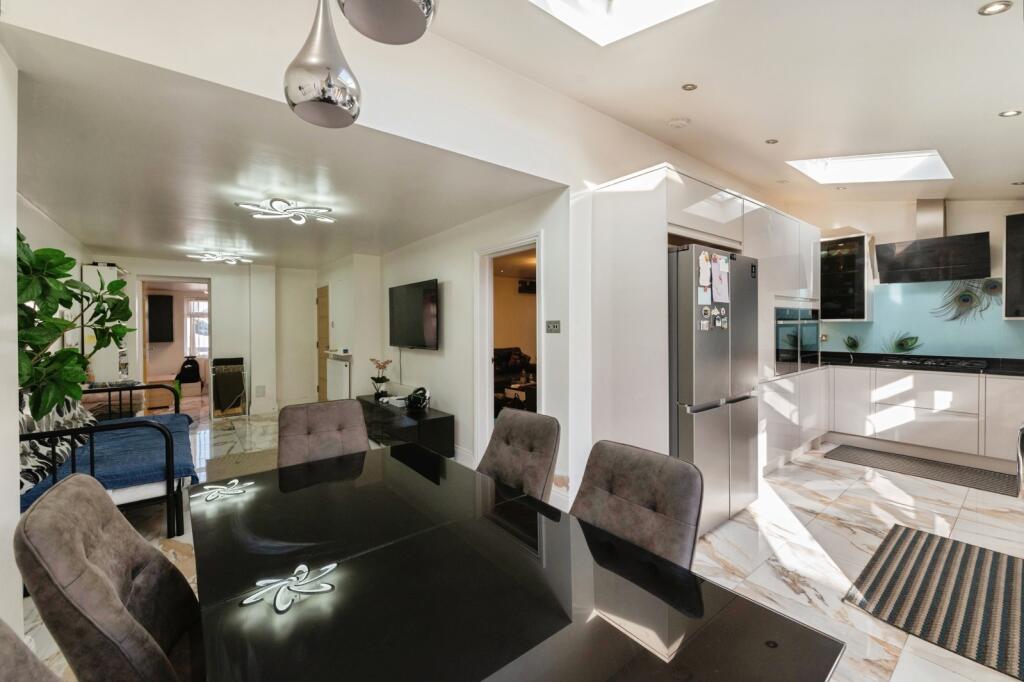 House in Thurrock, Essex - View 3