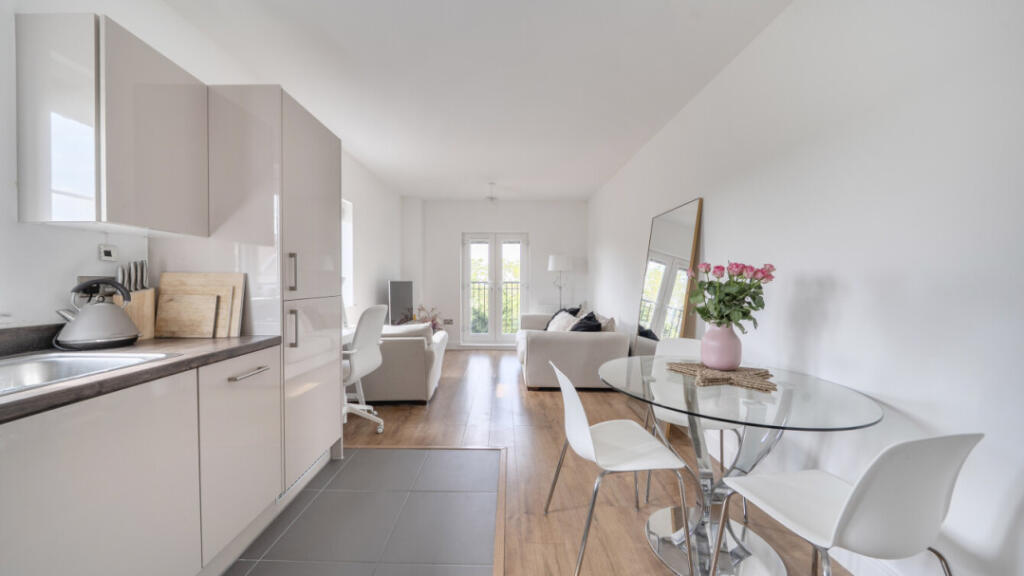Apartment in London - View 6