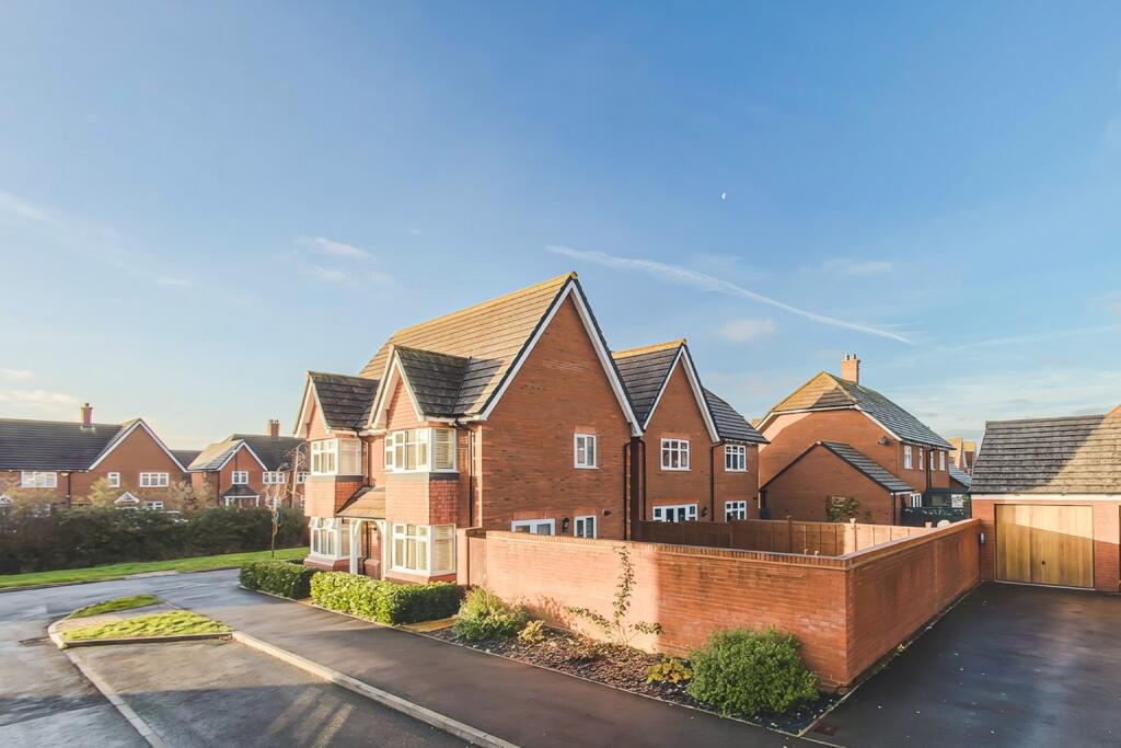 3-bed detached on Tadpole Garden Village, Swindon, Wiltshire, SN25, £360,000