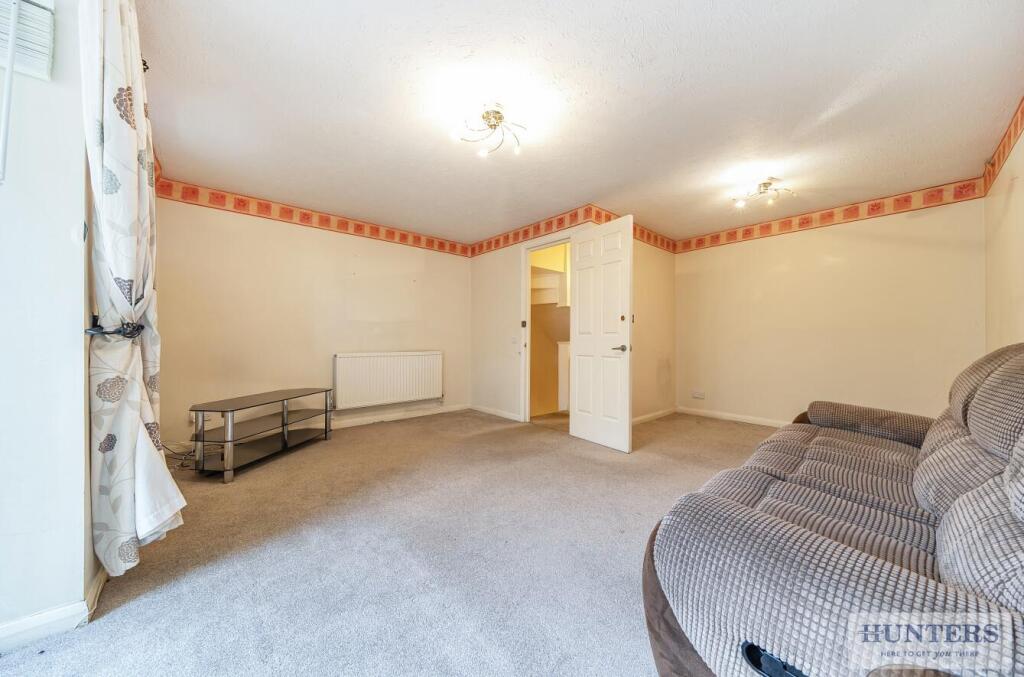 Dolphin Close, Thamesmead photo 4