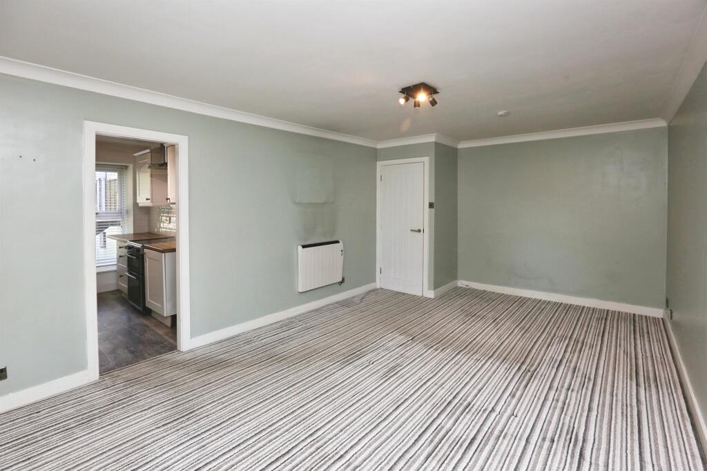 Apartment in Fareham, Hampshire - View 4