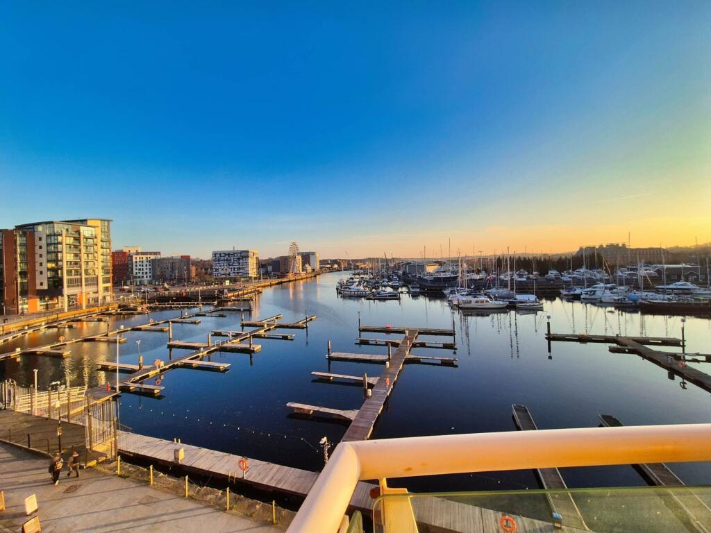 Main image of property: Neptune Square, Ipswich