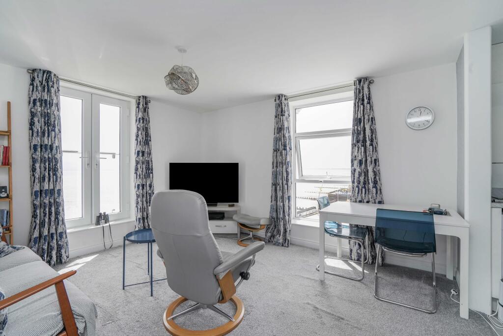 Apartment in Bridlington, East Riding of Yorkshire - View 2