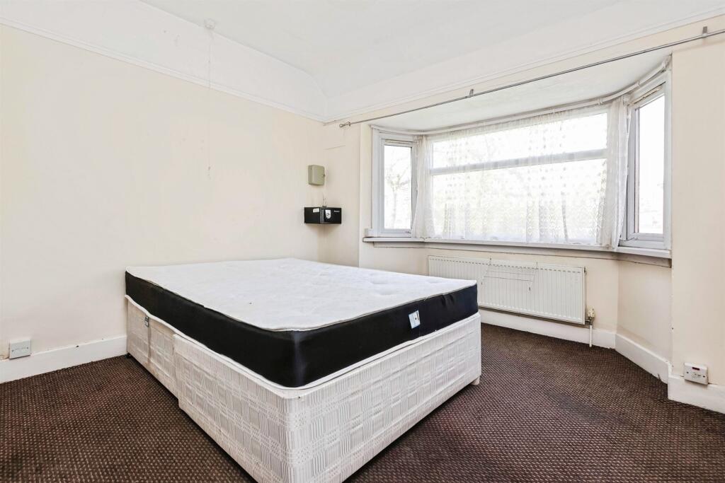 House in Birmingham, Lyndon Green - View 6