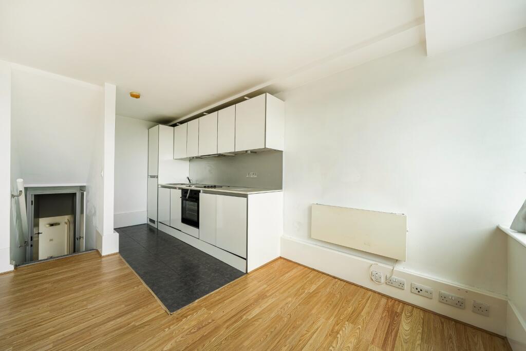 Apartment in London, Pepys Estate, New Cross - View 4