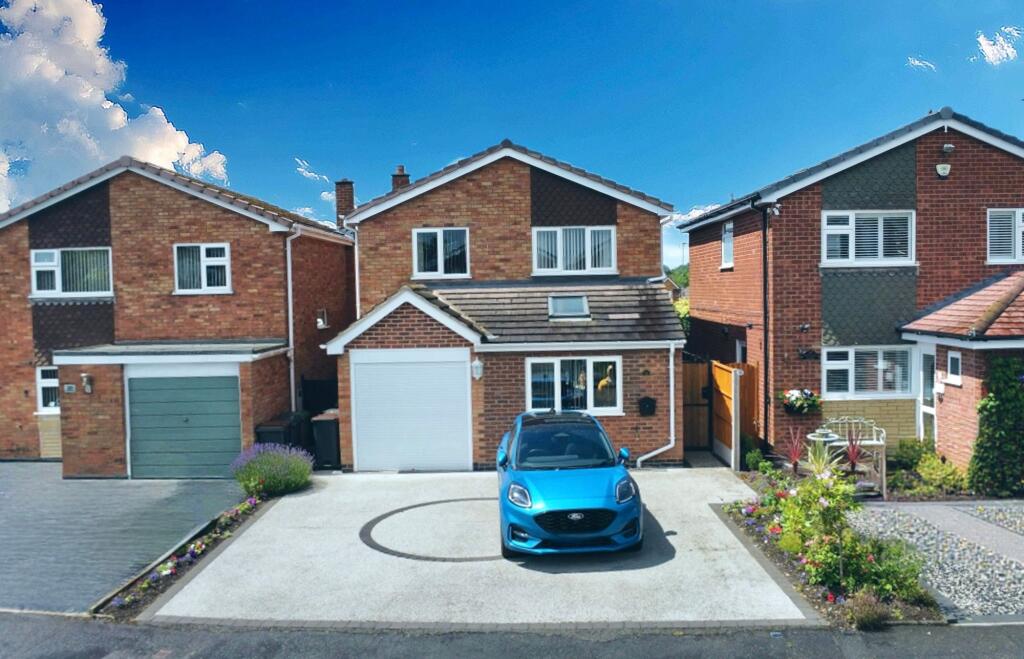 Main image of property: Ferndale Close, Nuneaton, CV11