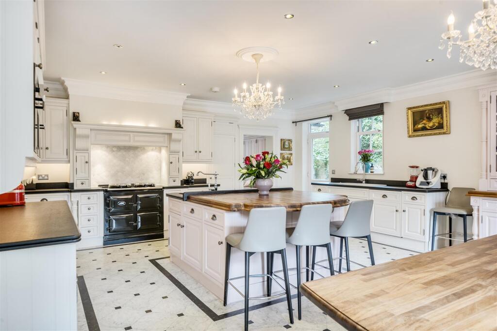 The Warren, Kingswood, Surrey photo 3