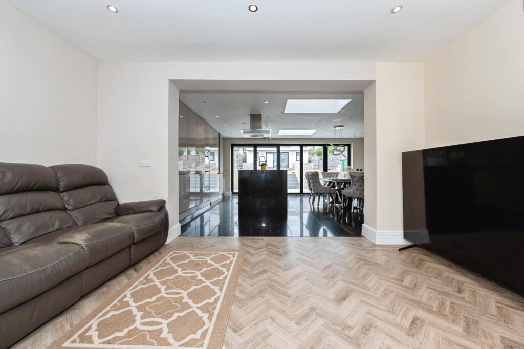 House in Dartford - View 5