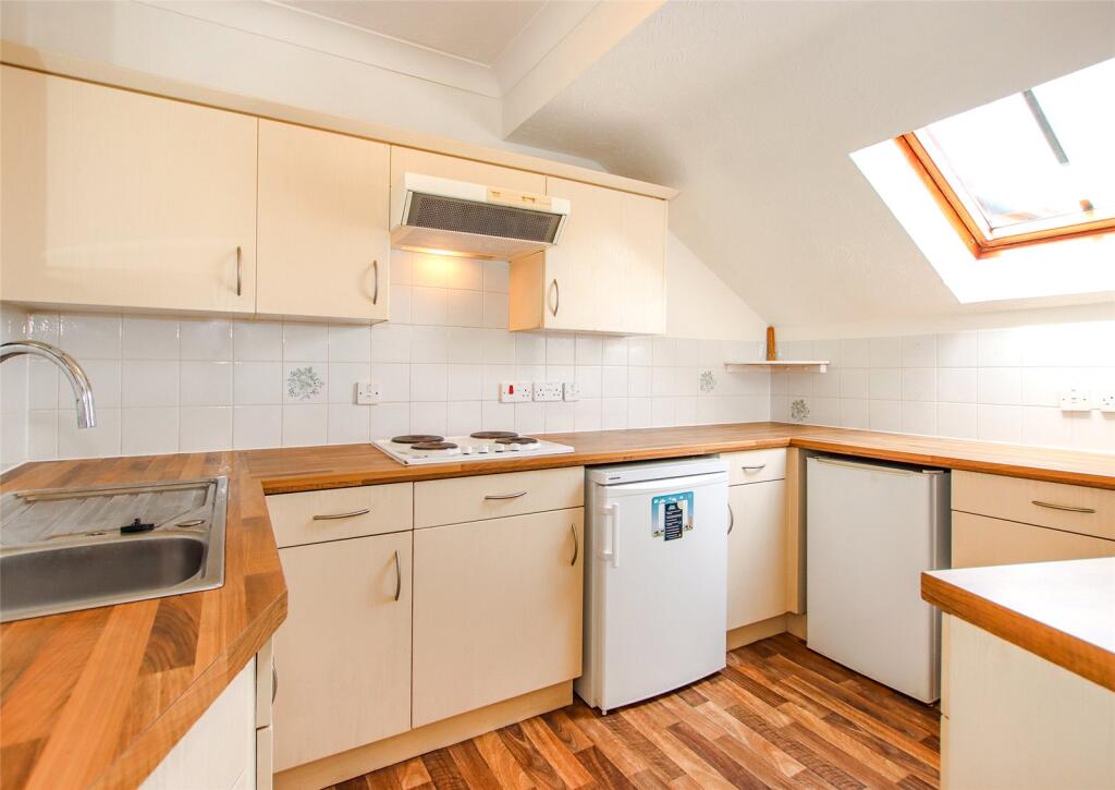 Anchorage Way, Lymington, Hampshire, SO41 photo 2