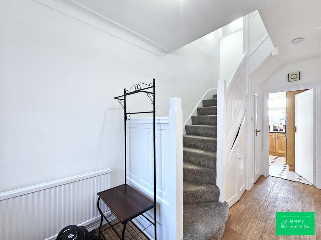 House in London - View 2