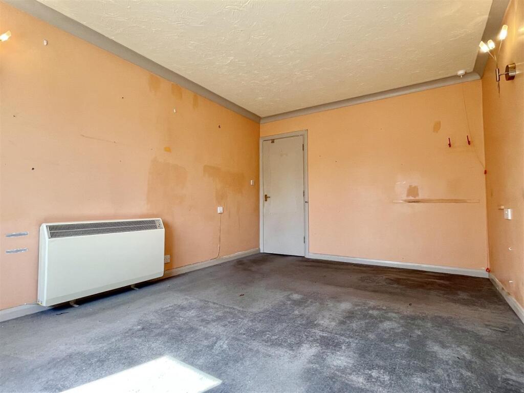 Apartment in Weymouth, Dorset - View 3