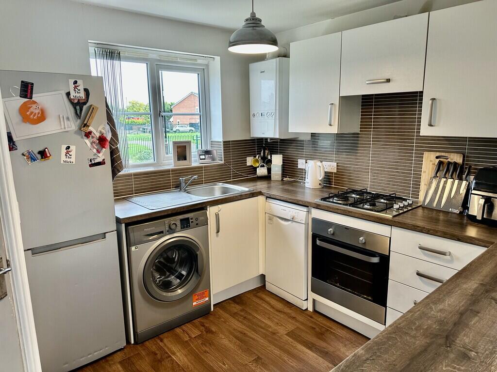 Fenton Close, Stainforth, Doncaster photo 3