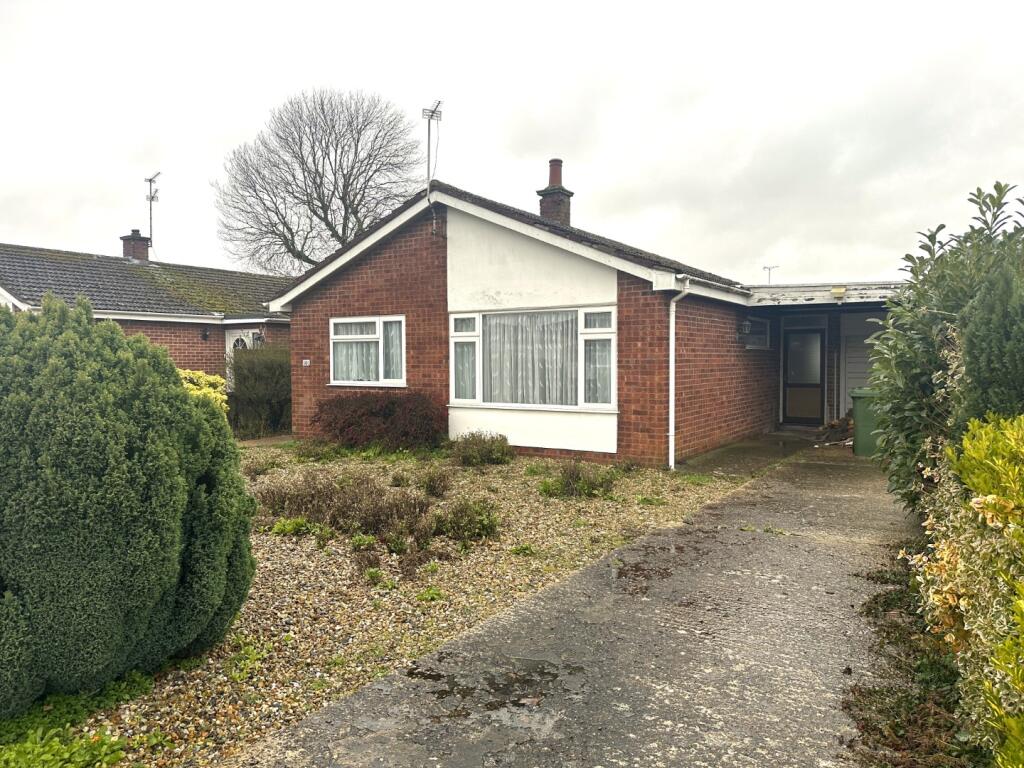 2-bed bungalow on 101 Nelson Court, Watton, Thetford, Norfolk IP25 6EW, £140,000