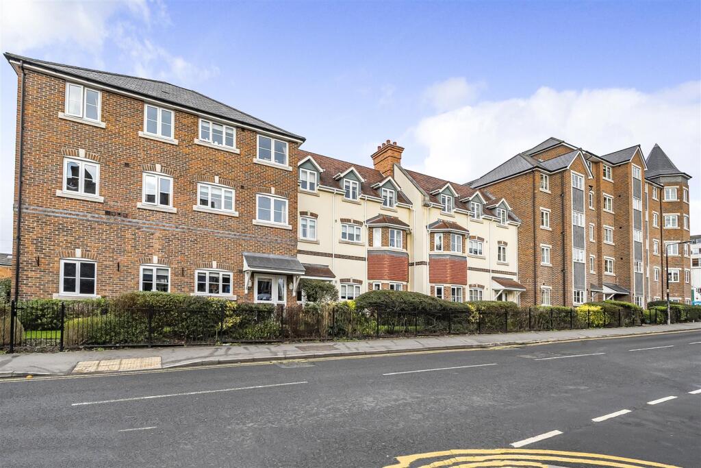 1-bed house on Brindley Lodge, Sale, Greater Manchester, £220,000