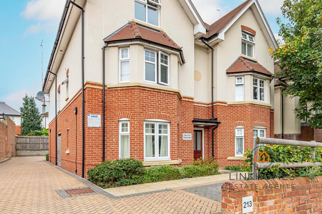 Apartment in Bournemouth - View 3