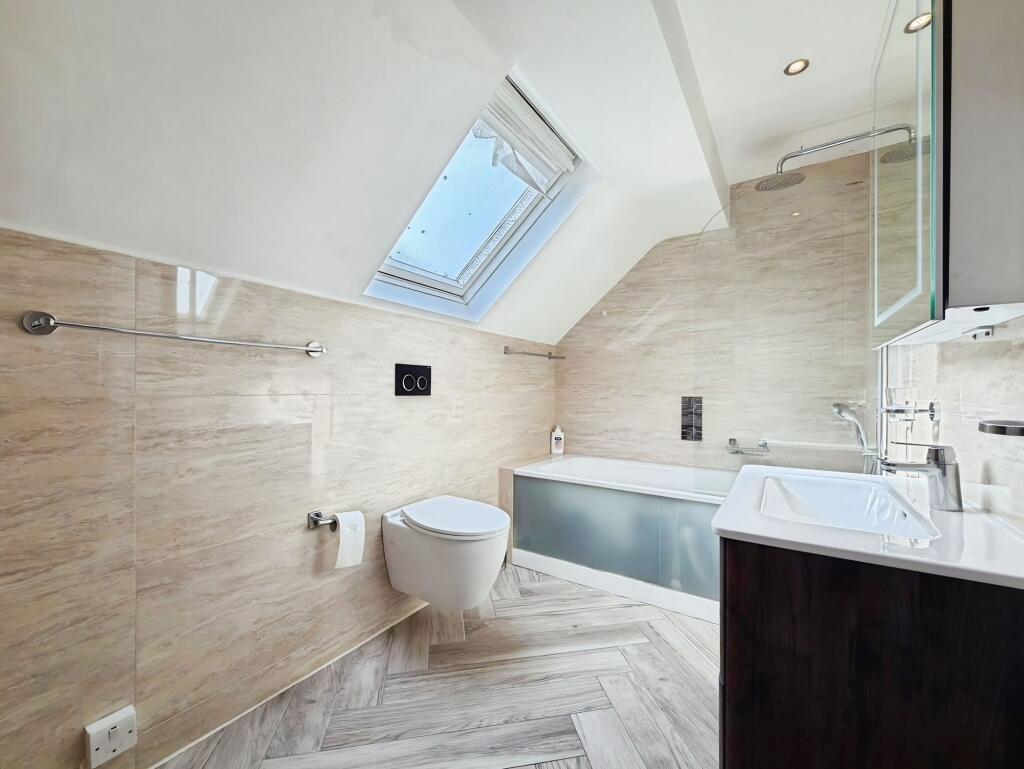 House in London - View 5