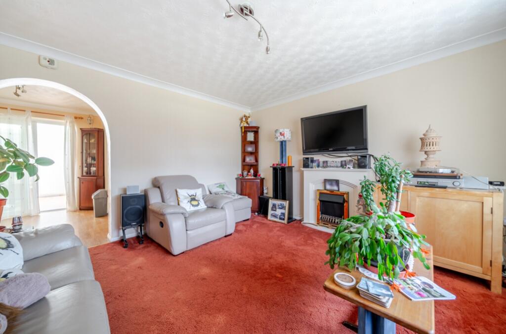 Roxholm Close, Ruskington, Sleaford, Lincolnshire, NG34 - View 2