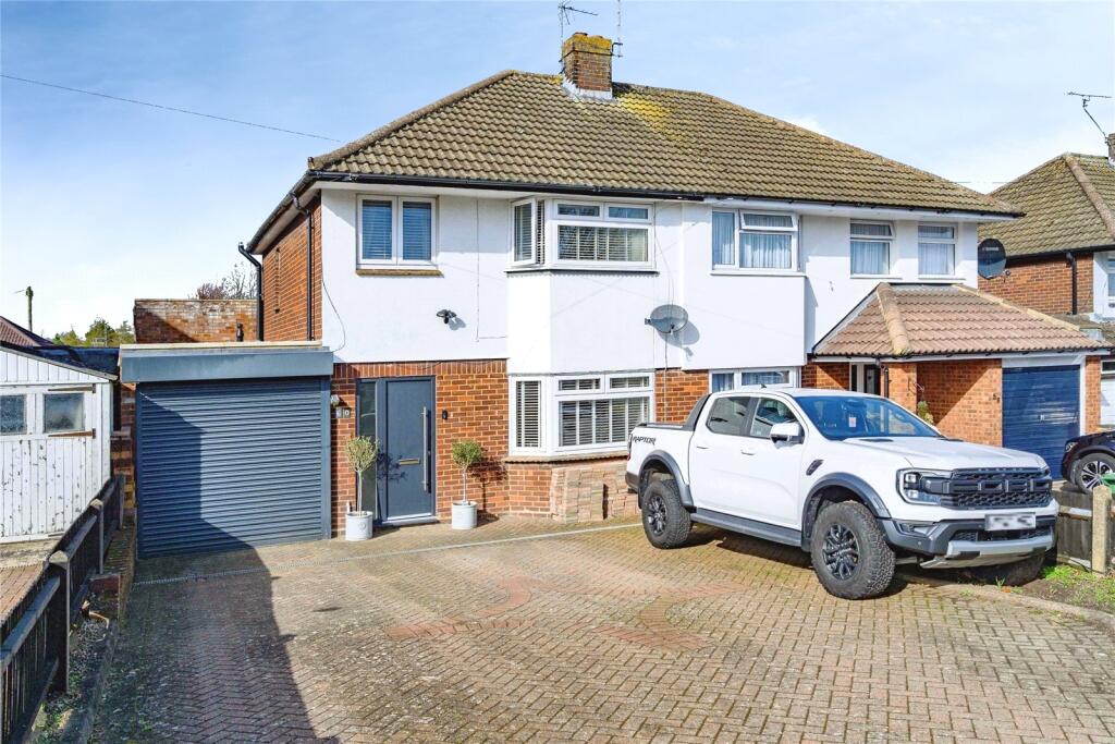 Main image of property: Canesworde Road, Dunstable, Bedfordshire, LU6