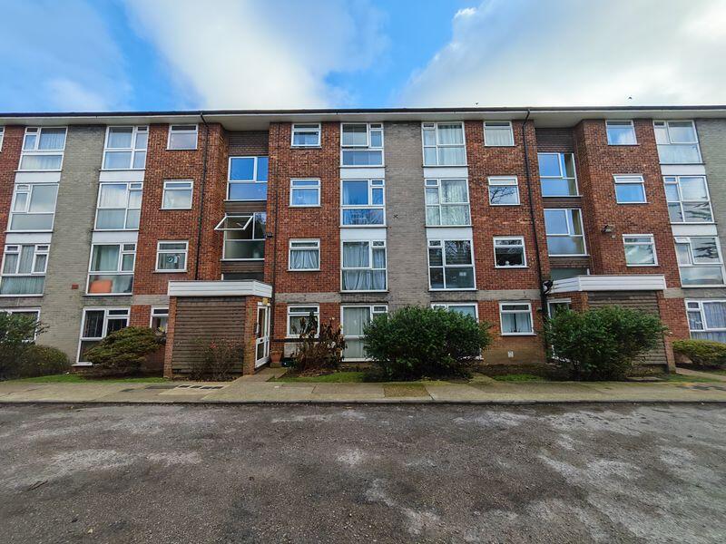 2-bed flat on Sycamore Close, Northolt, £275,000