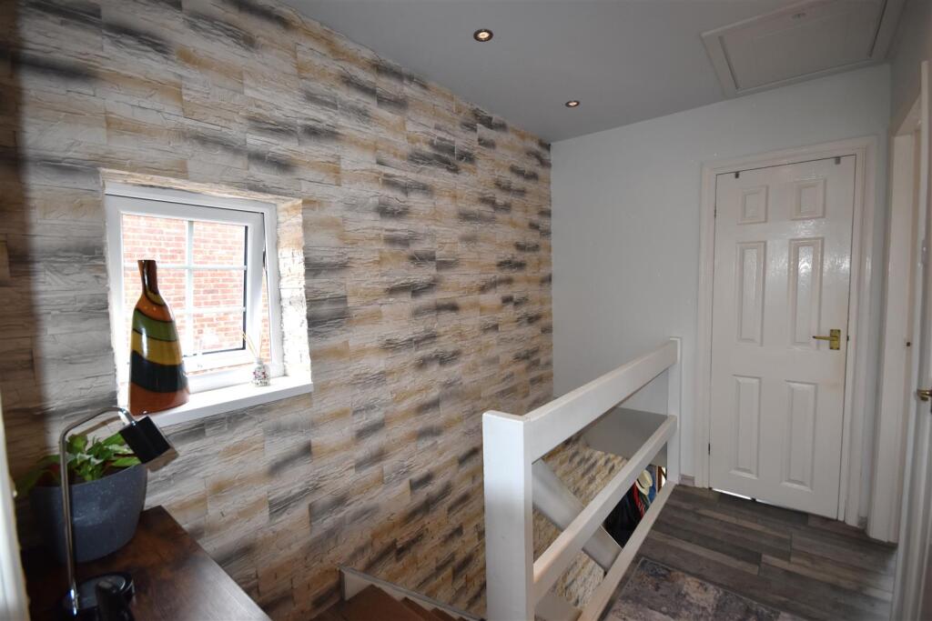 House in Goole, East Riding of Yorkshire - More