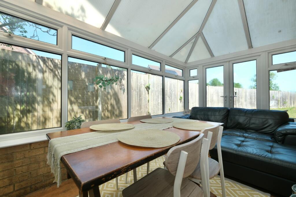 Meadow Way, Therfield photo 4