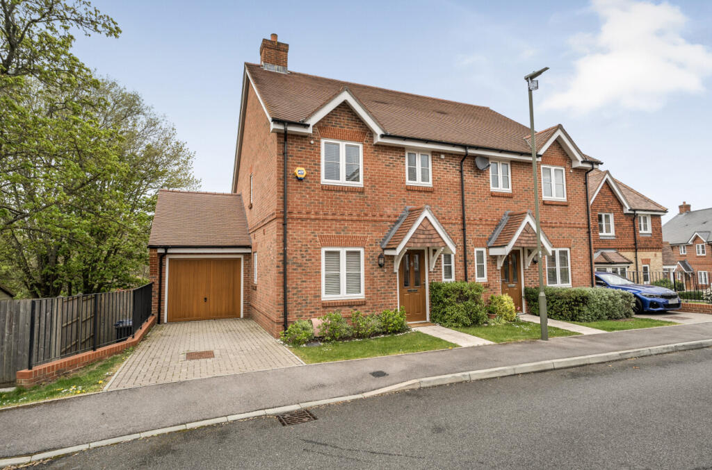 Main image of property: Juniper Close, Wrecclesham, Farnham, Surrey, GU10
