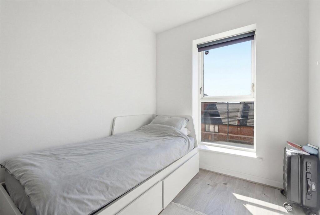 Apartment in London - View 5