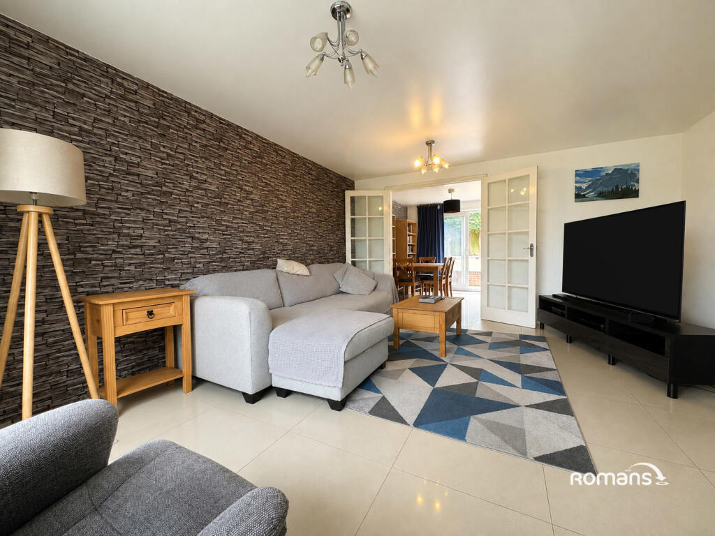 House in Basingstoke and Deane, Hatch Warren - View 4