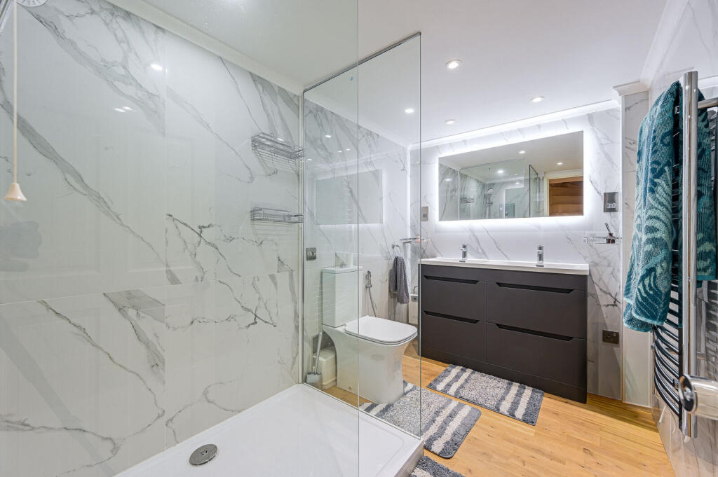 Apartment in Bromley - More