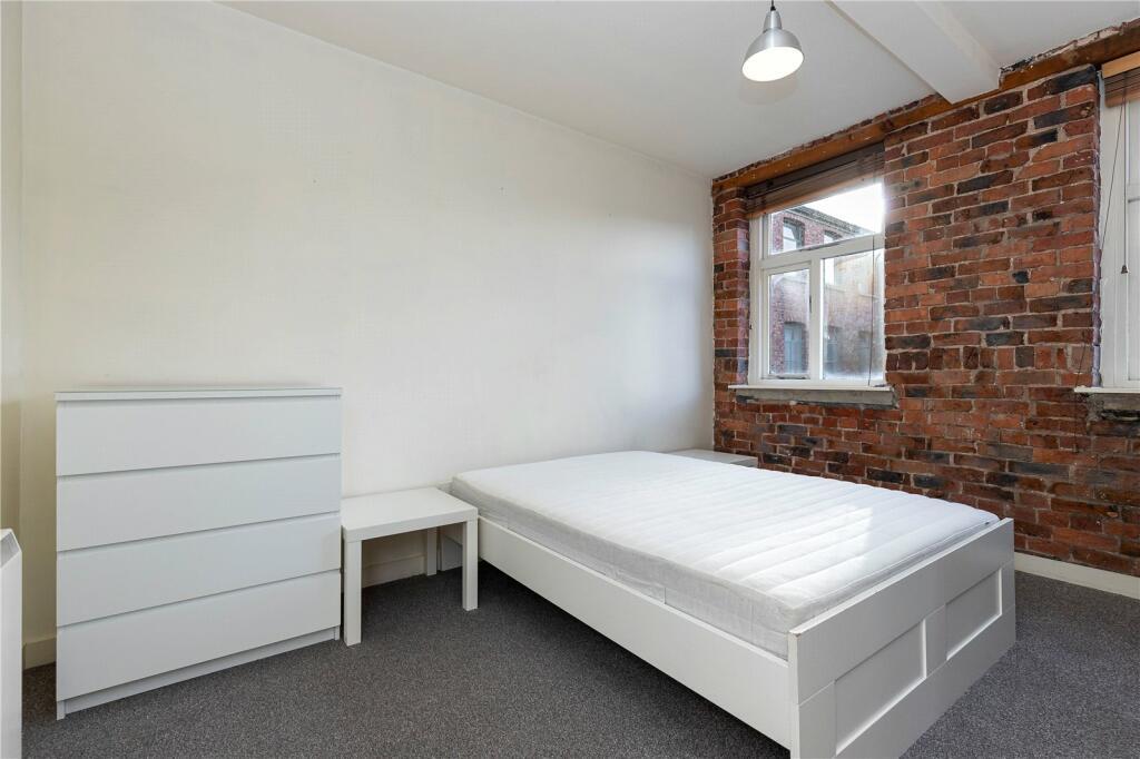 Apartment in Macclesfield, Cheshire East - View 5