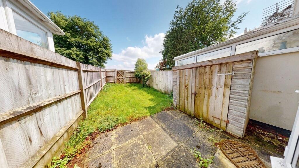 Swan Court, Witney, OX28 photo 3