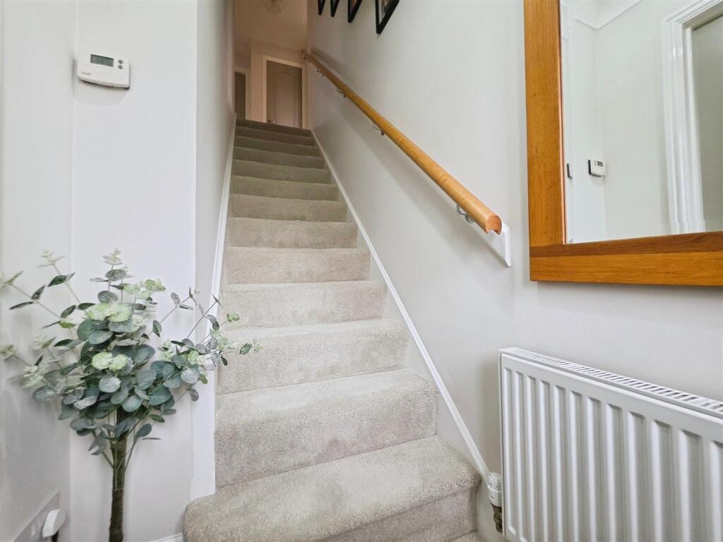 House in Staffordshire Moorlands, Knowle Style, Biddulph - View 4